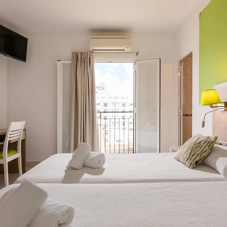 Hostal Mari Sant Antoni de Portmany Екстериор снимка