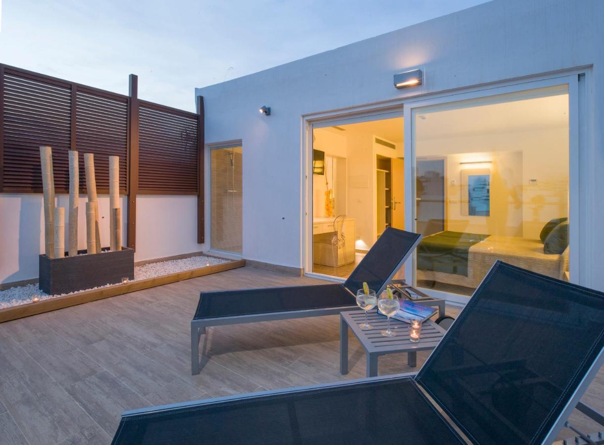 Hostal Mari Sant Antoni de Portmany Екстериор снимка
