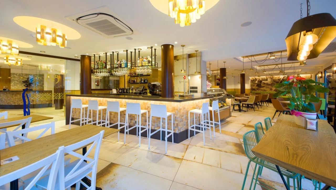 Hostal Mari Sant Antoni de Portmany Екстериор снимка