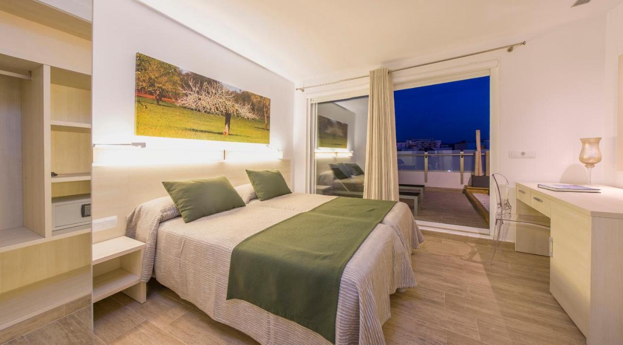 Hostal Mari Sant Antoni de Portmany Екстериор снимка