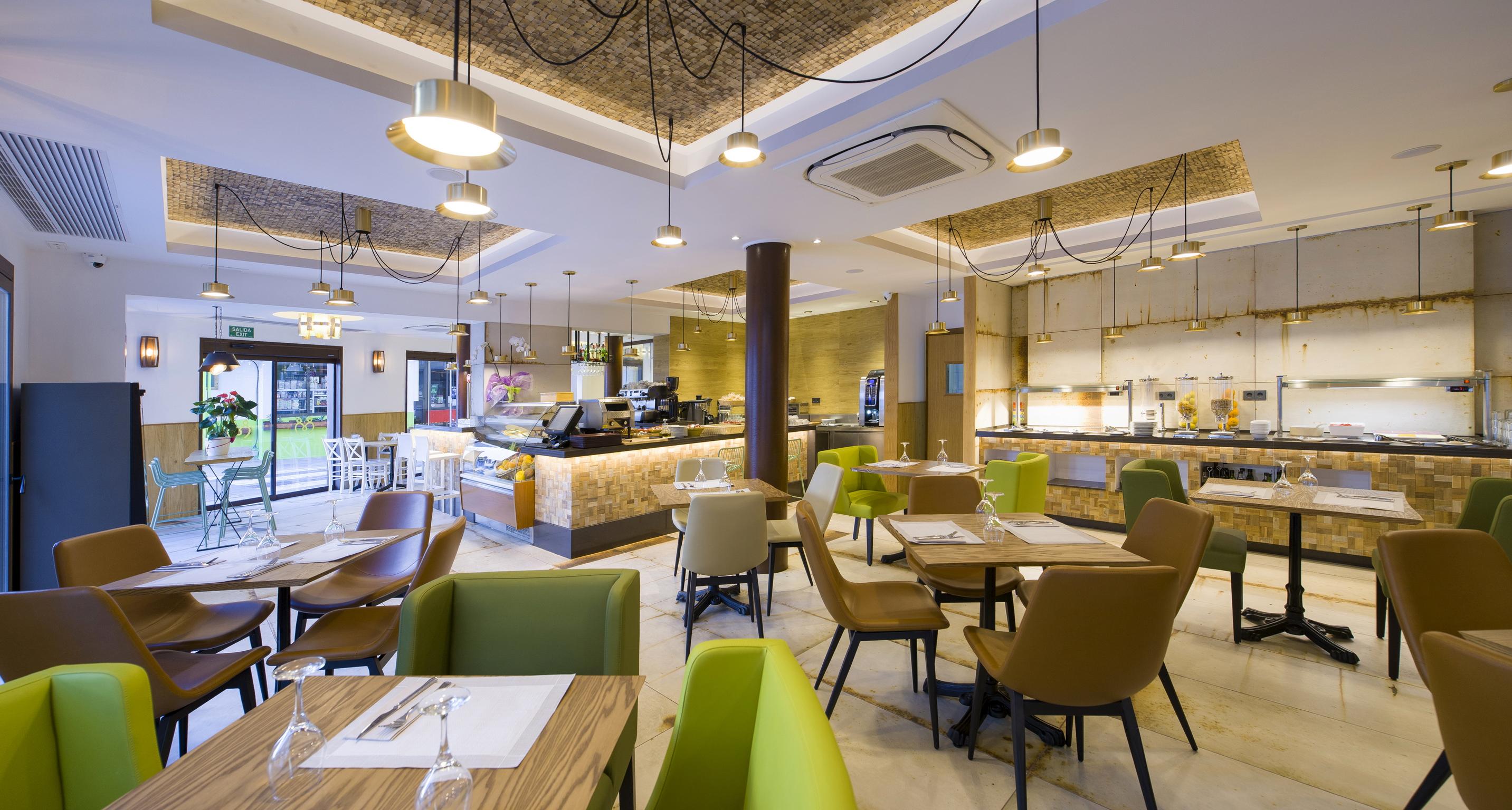 Hostal Mari Sant Antoni de Portmany Екстериор снимка