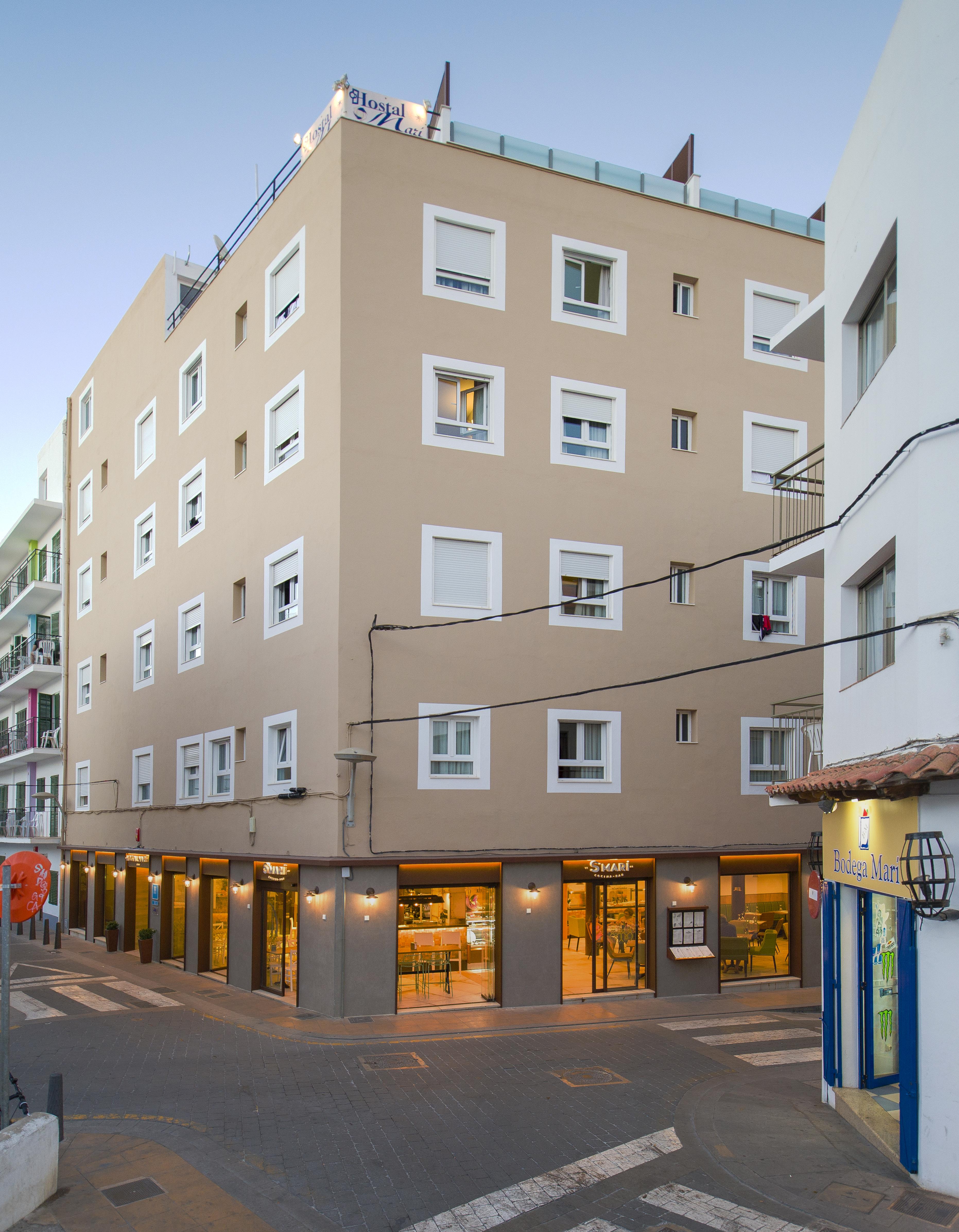 Hostal Mari Sant Antoni de Portmany Екстериор снимка