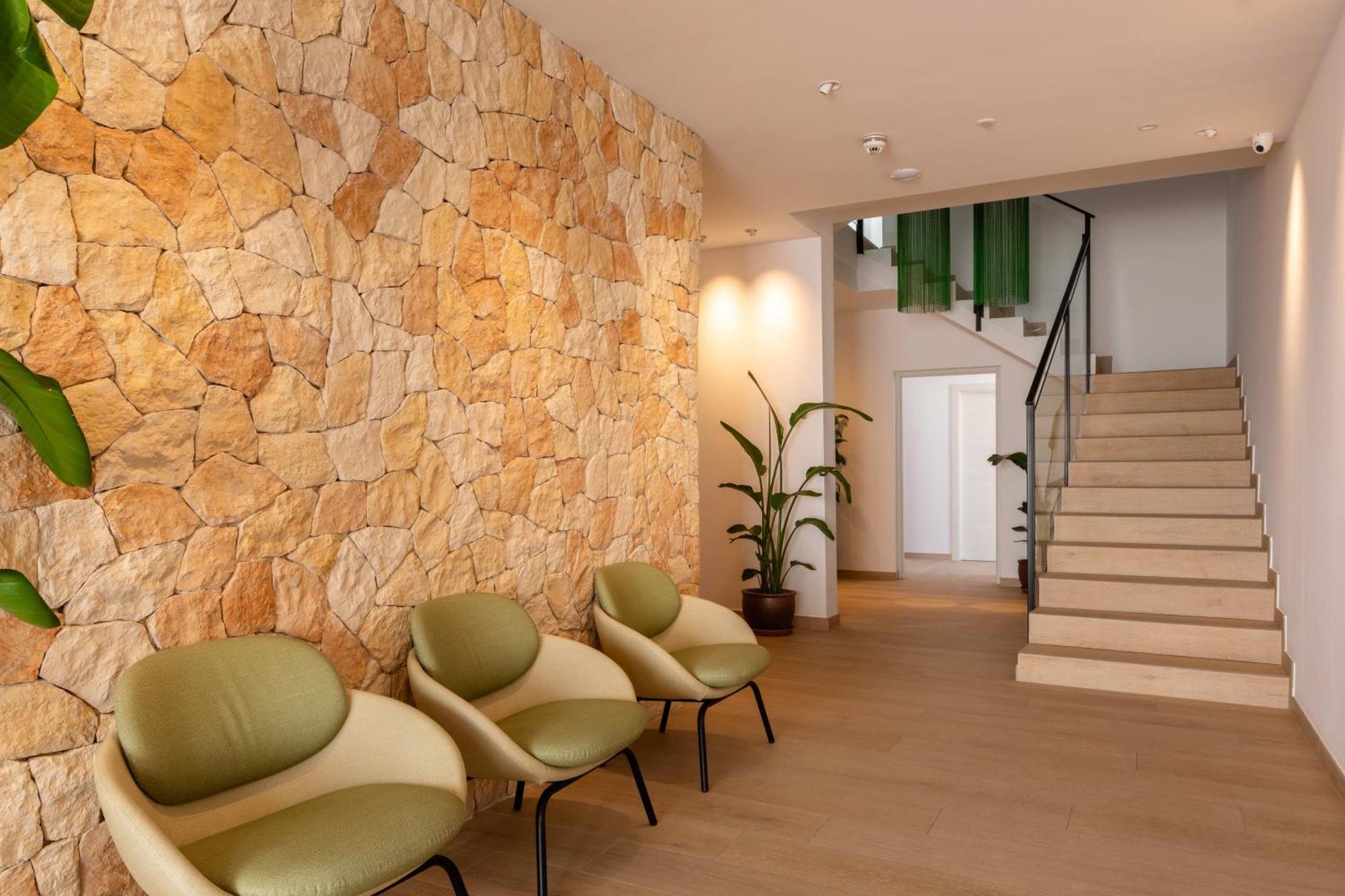Hostal Mari Sant Antoni de Portmany Екстериор снимка