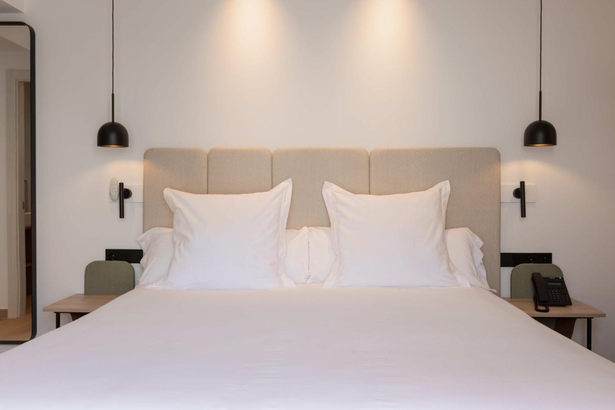 Hostal Mari Sant Antoni de Portmany Екстериор снимка