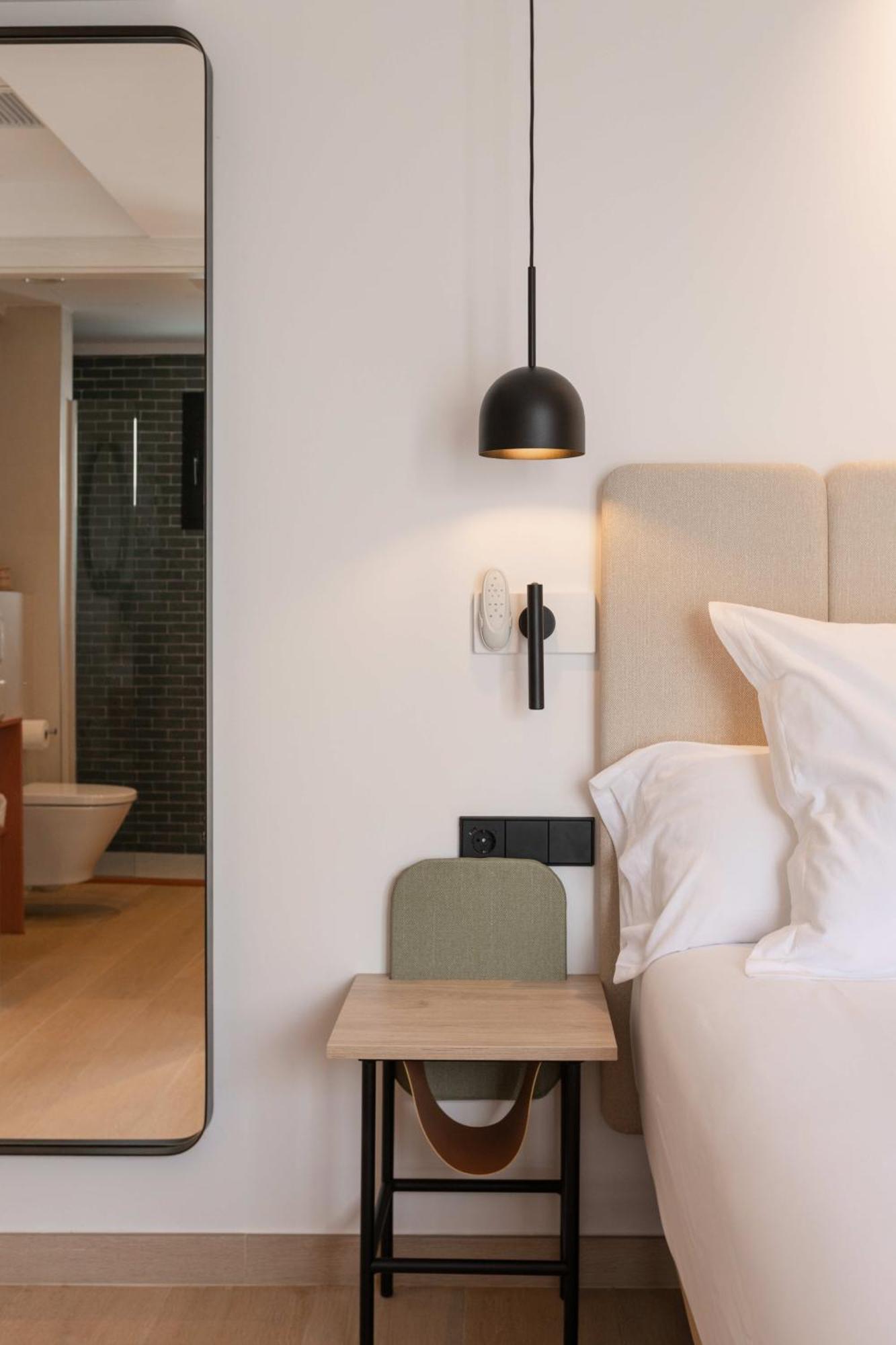 Hostal Mari Sant Antoni de Portmany Екстериор снимка